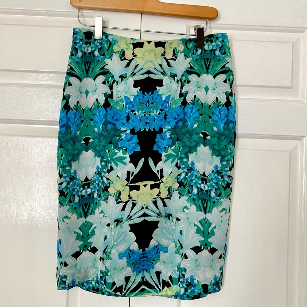 Vince Camuto Floral Pencil Skirt sz. 2